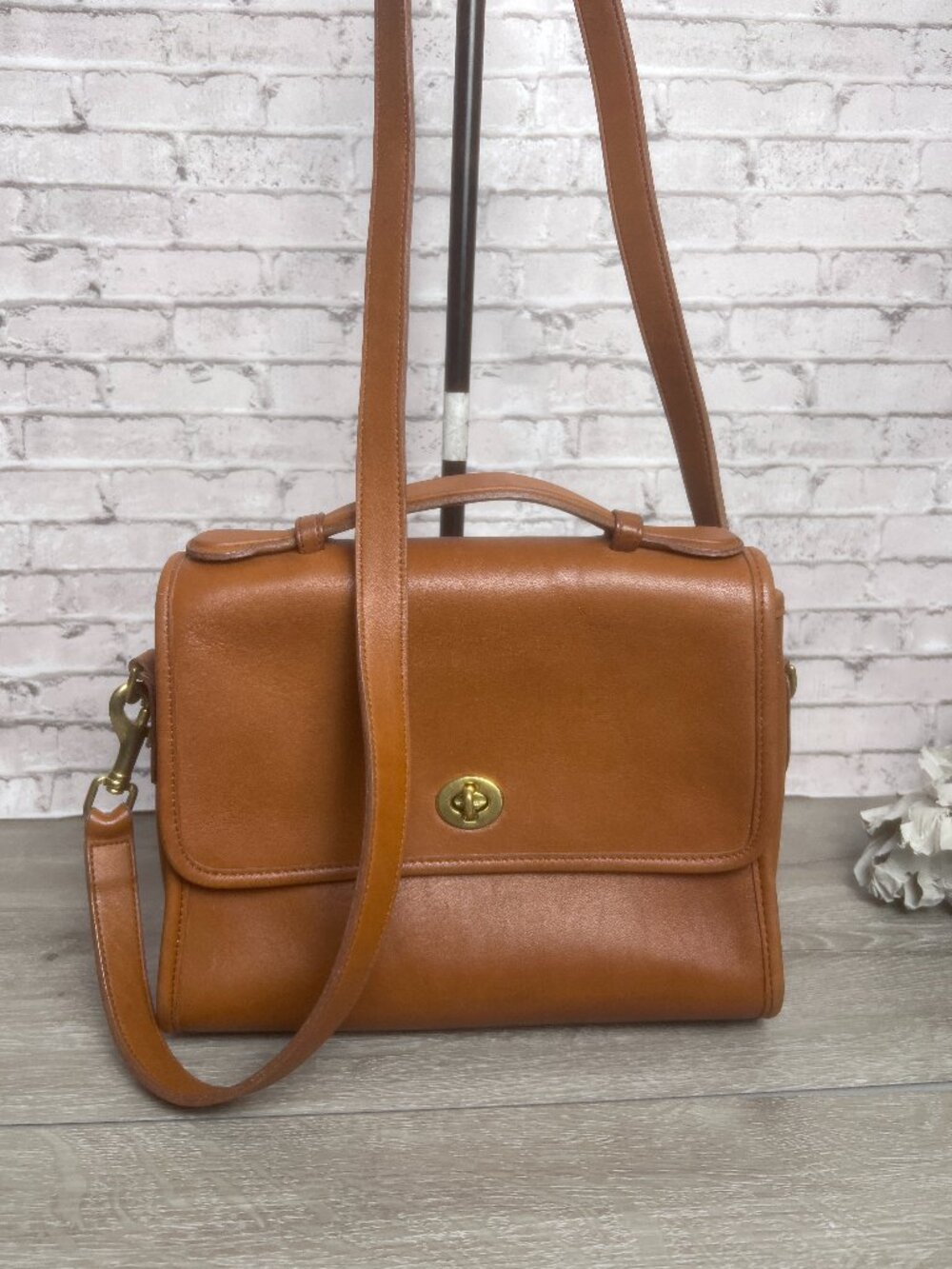 Rare Pre-1994 Vintage Coach British Tan Leather Court Small Bag 9870 USA Rare